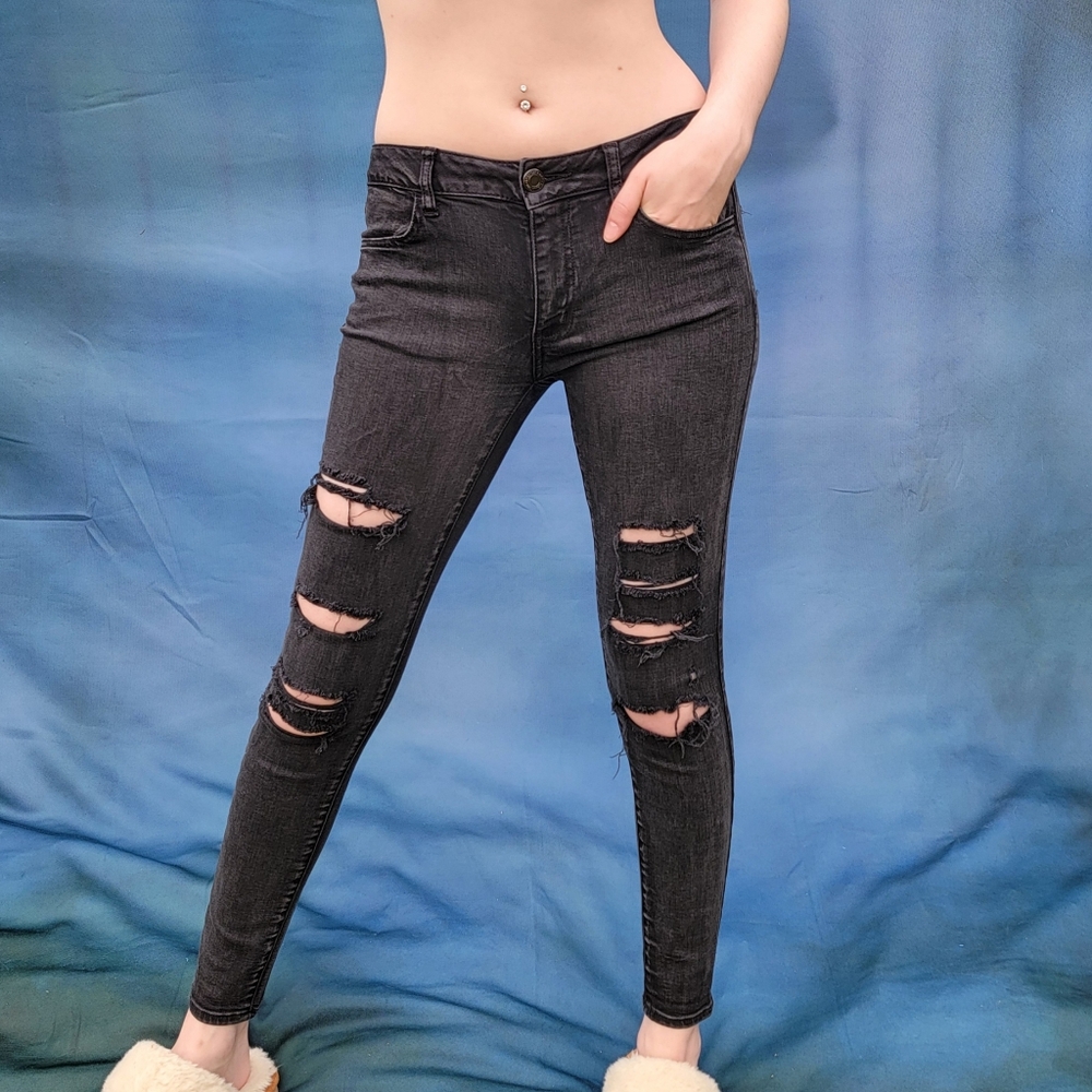 American Eagle Distressed Black Skinny Jeans
